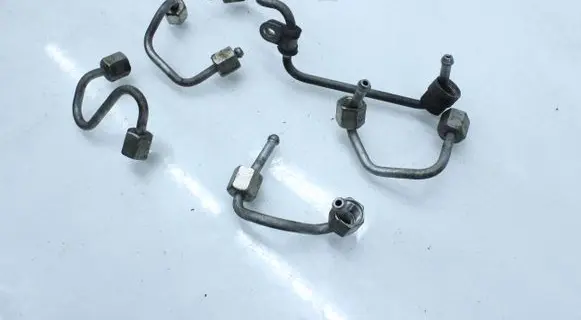 Skoda Yeti (5L) Fuel injector supply line/pipe 