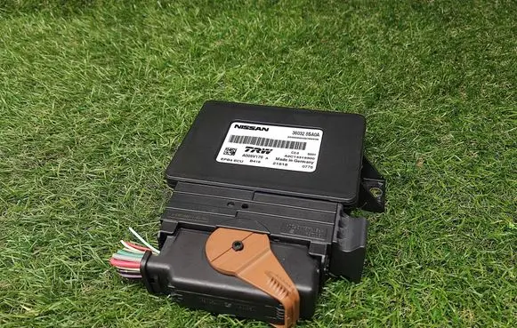 Nissan Leaf II (ZE1) Hand brake control module 360325SA0A A2C14318900