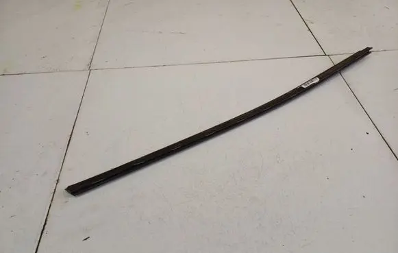 Opel Zafira B Front door glass trim molding 