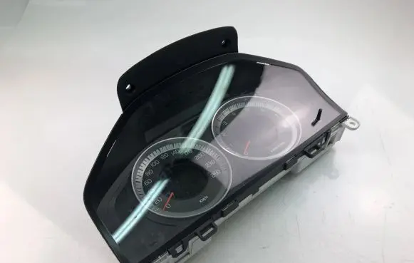 Speedometer (instrument cluster)