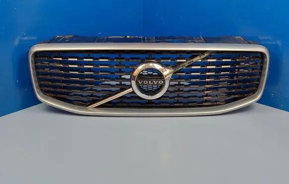 Volvo XC60 Front bumper upper radiator grill 31425534 32368149 31425538