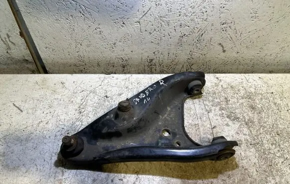 Dacia Sandero Front lower control arm/wishbone