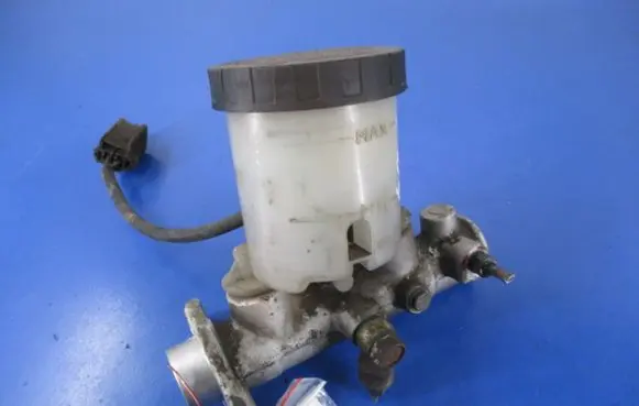 Mazda Demio Master brake cylinder