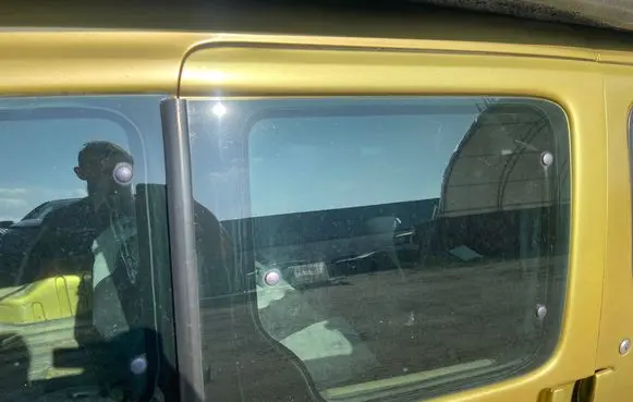 Citroen Berlingo Sliding door window/glass 