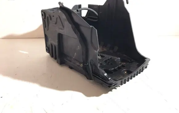 Volvo V70 Battery tray 31201041