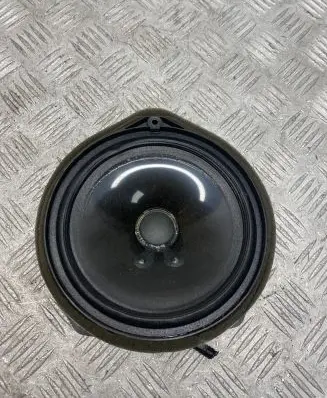 Honda CR-V High frequency speaker in the rear doors 
