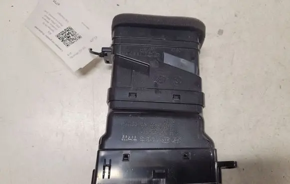 KIA Sportage Dash center air vent grill 974201F500 U065613800