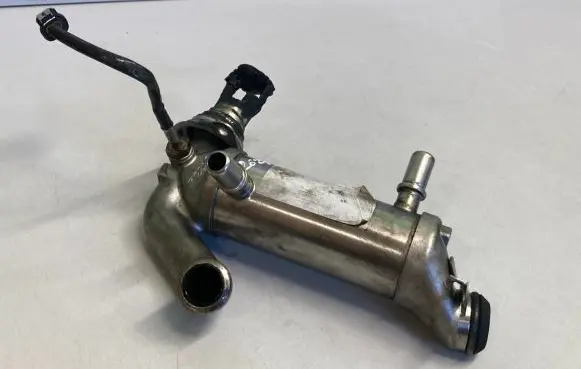 BMW X5 E70 EGR valve cooler 850733403