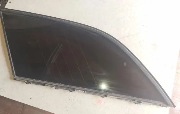 Mercedes-Benz E W212 Rear side window