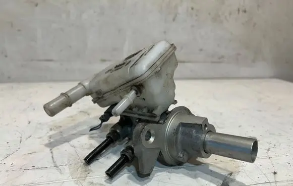 Ford Fiesta Master brake cylinder 0204054029