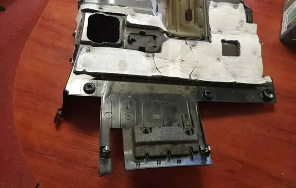 BMW 5 E60 E61 Dashboard lower bottom trim panel 7063216