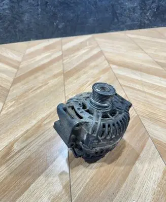 Mercedes-Benz Vito Viano W638 Generator/alternator A0121541702 0124615015