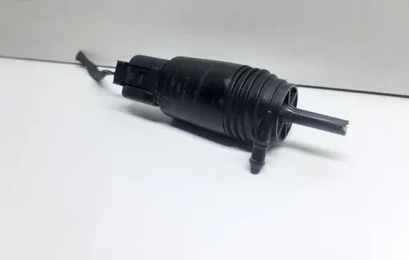 BMW 5 E60 E61 Windscreen/windshield washer pump 8377612 67128377612