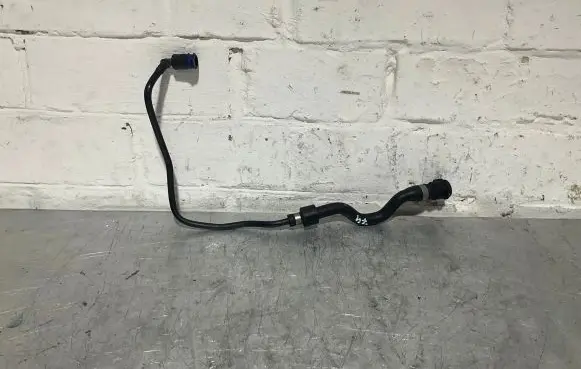 BMW 5 F10 F11 Engine coolant pipe/hose 7575435