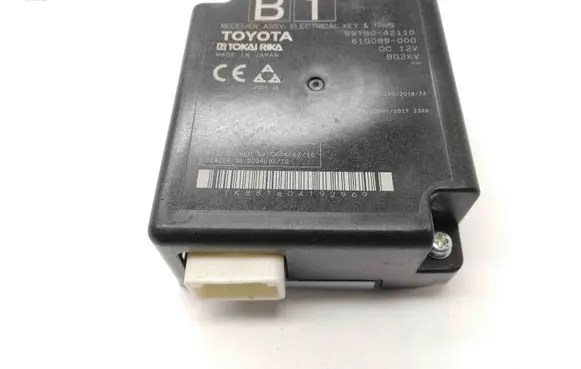 Toyota RAV 4 (XA50) Other devices 897B042110