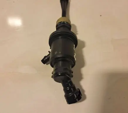 Nissan X-Trail T32 Clutch slave cylinder 306104BE0B 23911514