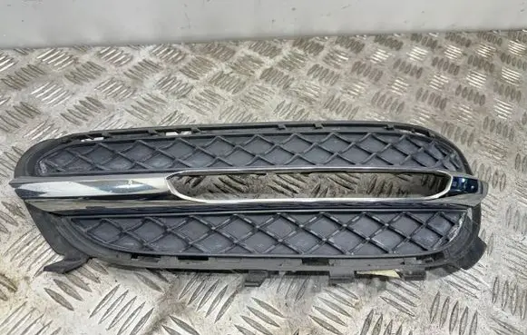 Mercedes-Benz E W212 Front bumper lower grill A2128851823
