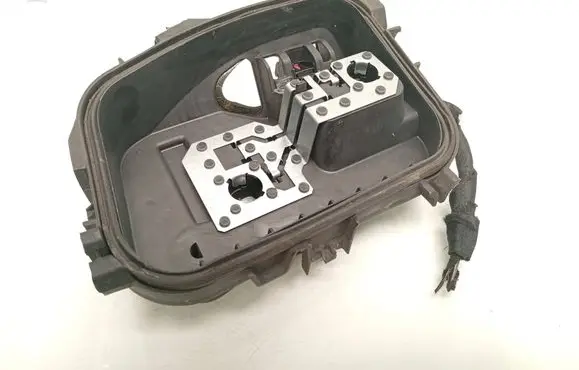 Volkswagen Sharan Tail light bulb cover holder 7N0945257