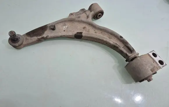 Opel Astra J Front lower control arm/wishbone 