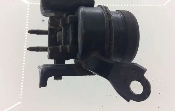 Toyota Avensis Verso Engine mount bracket