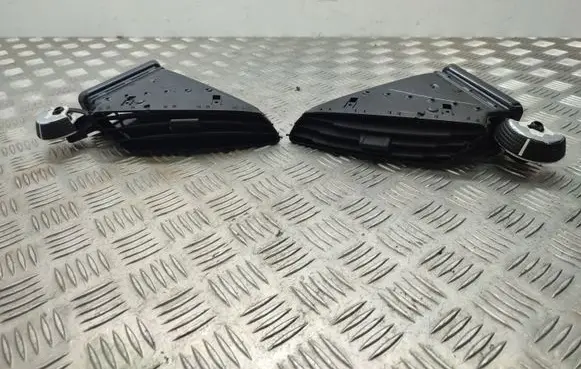 Dash center air vent grill