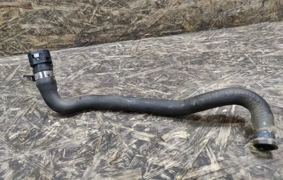 Maserati Quattroporte Engine coolant pipe/hose