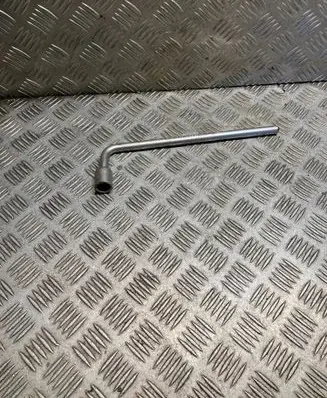 Mercedes-Benz C W204 Wheel nut wrench 2215810001 A2215810001