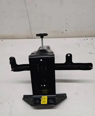 Jaguar XF Spare wheel mounting bracket GX7347066AF