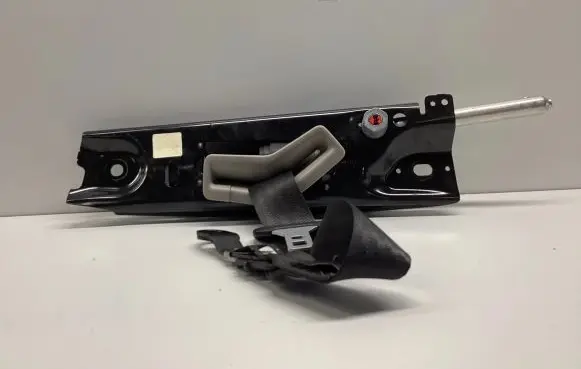 Volvo V70 Front seatbelt