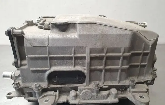 Toyota Yaris Voltage converter inverter G920052010
