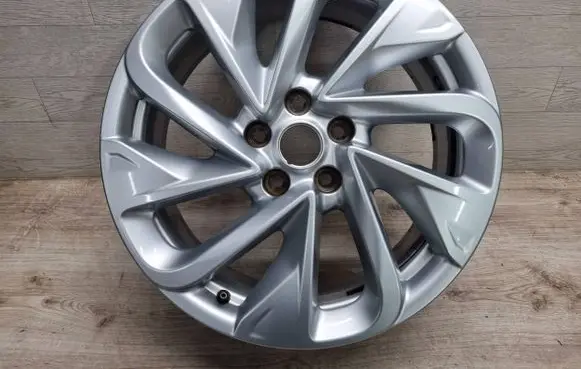 R18 alloy rim