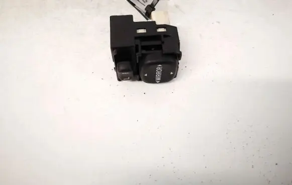 Toyota Yaris Wing mirror switch 183574