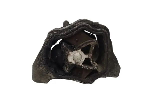 Volvo V60 Engine mount bracket F7021101