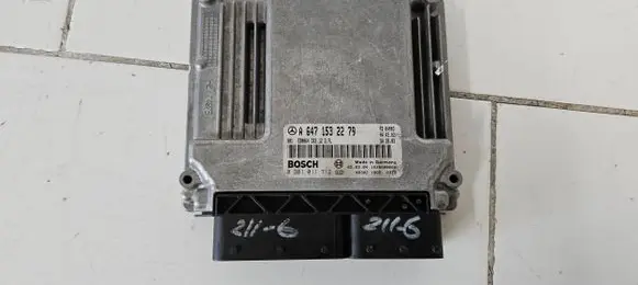 Mercedes-Benz E W211 Engine ECU kit and lock set A6471532279 1039S00000 0281011712