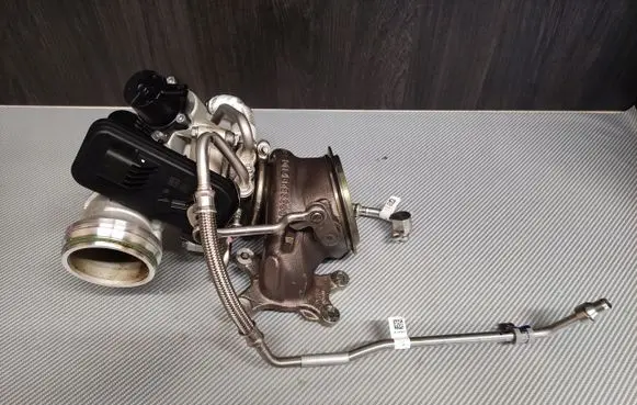 BMW X1 U11 Turbo 7952755