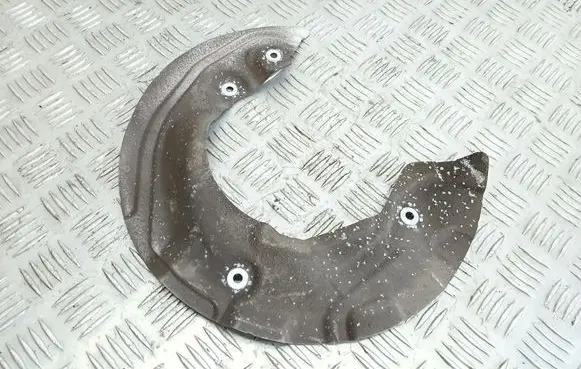 BMW 1 E82 E88 Front brake disc dust cover plate 