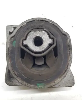 Mercedes-Benz B W245 Engine mount bracket A1692401018