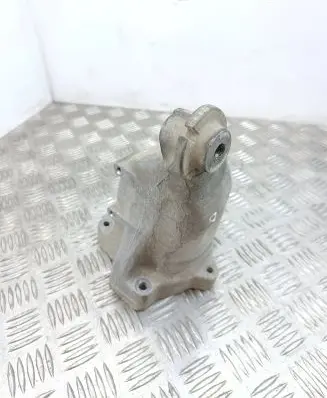 Mercedes-Benz C W204 Engine mounting bracket A6512233504