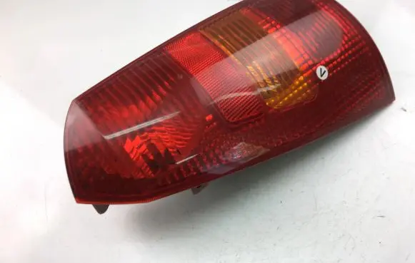 Ford Focus Tailgate rear/tail lights 1M5113405CA
