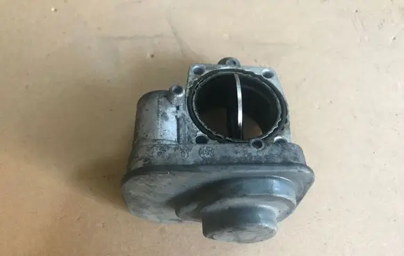 Opel Zafira B Throttle valve 8981052101 B090220646