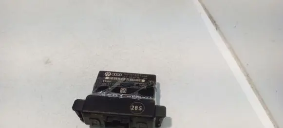 Skoda Octavia Mk2 (1Z) Gateway control module 1K0907530F 1K0907951
