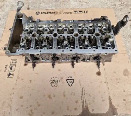 BMW 3 E90 E91 Engine head 11127810463 7810463 7810465
