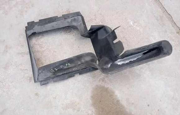 Audi Q7 4L Intercooler air channel guide 4L0117336