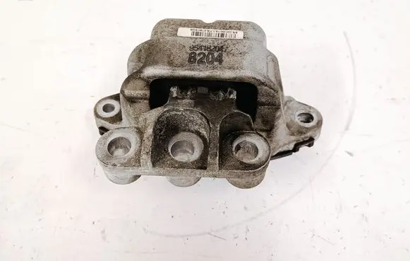 Buick Encore I Engine mount bracket 95418204