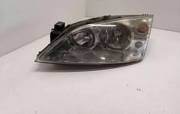 Ford Mondeo Mk III Headlight/headlamp 1S7113006AL 0301174201
