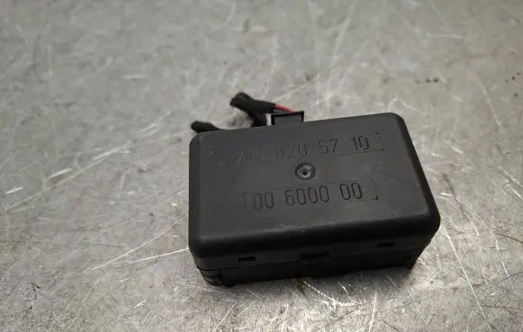 Mercedes-Benz E W210 Rain sensor 2108205710