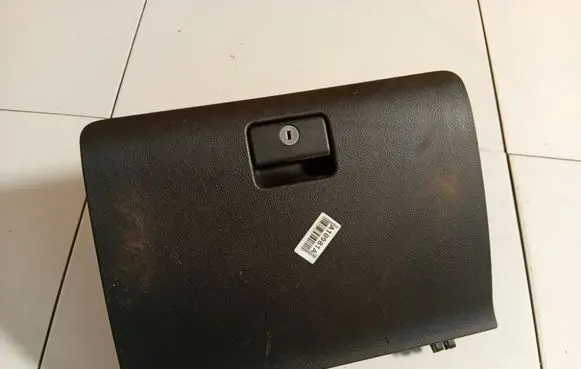 Toyota Corolla Verso AR10 Glove box 555510F010 55551-0F010