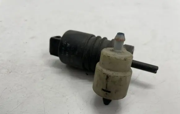 Opel Zafira C Windscreen/windshield washer pump
