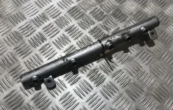 Mercedes-Benz A W169 Fuel main line pipe a6400701295 a0041536728