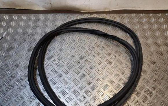 Audi Q7 4M Rubber seal rear door 4M0833721